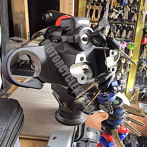 Motorcycle-Key cutting